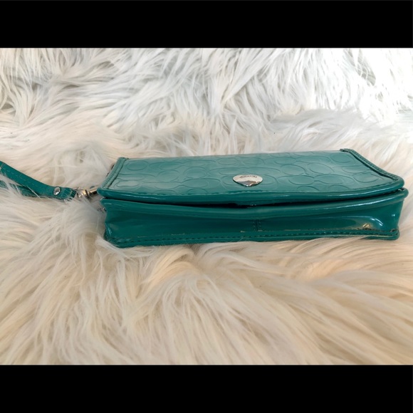 Coach Wristlet, green patent, FUC - Picture 5 of 13